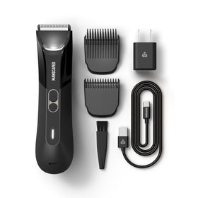 Accessoires de tondeuse MANSCAPED sur une table