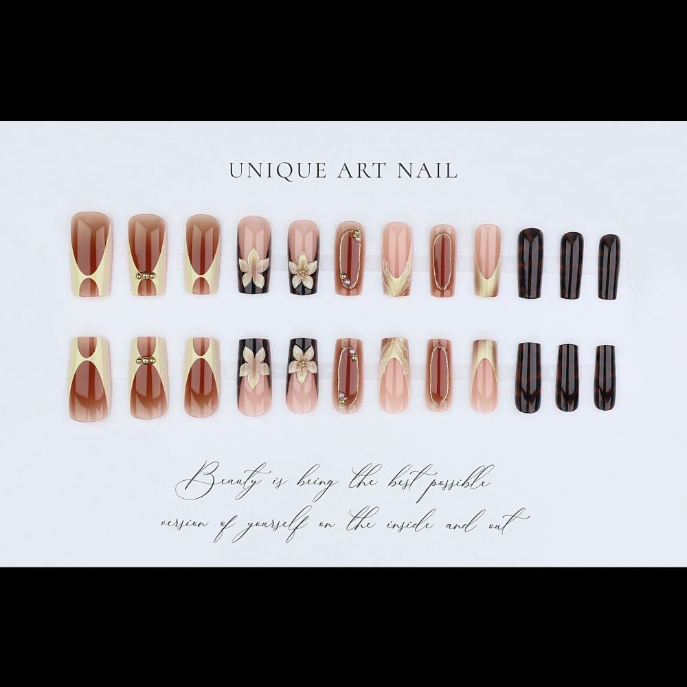 Accessoires inclus avec les faux ongles BLGTGH, lime à ongles et colle