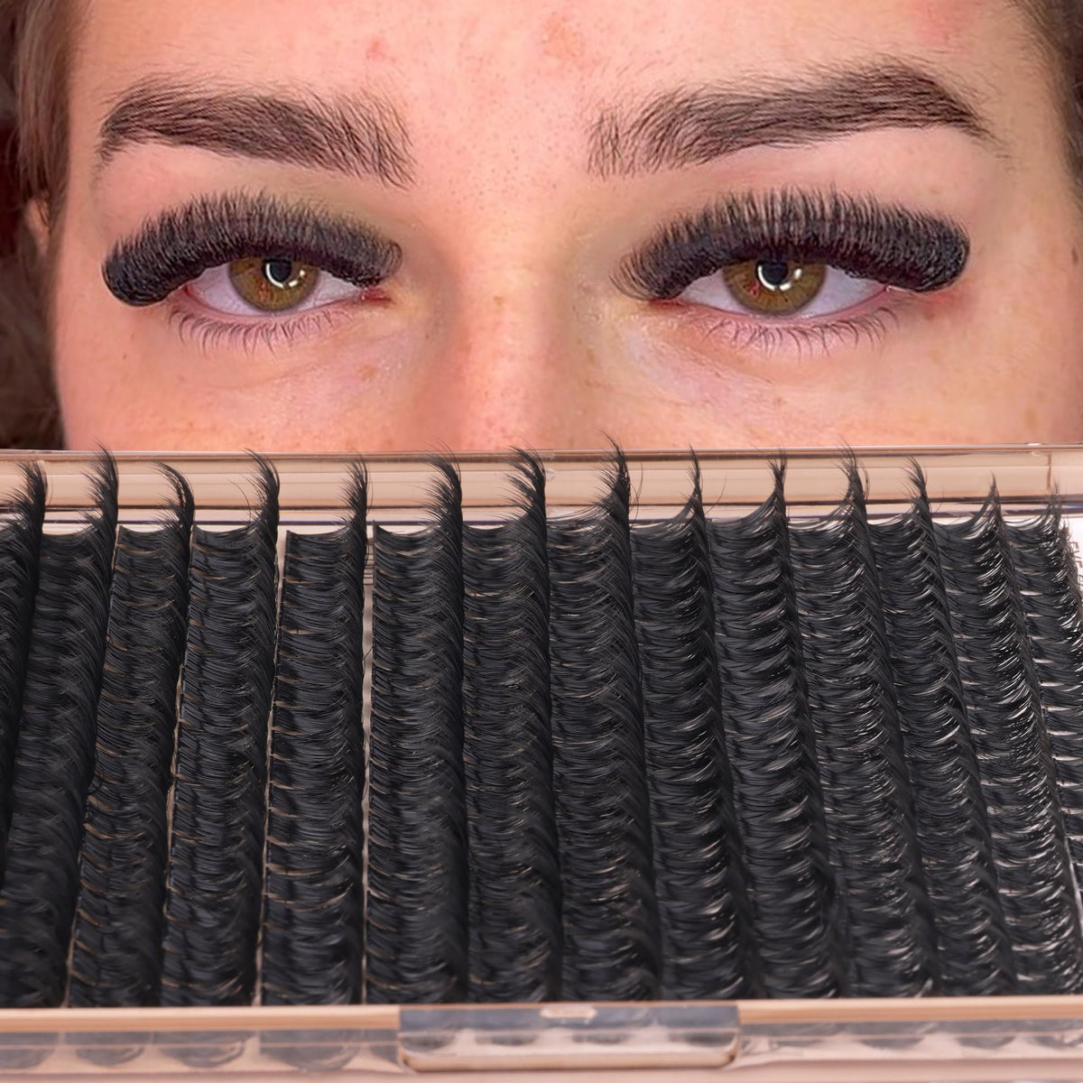 Adhésif de 10ml inclus dans le kit d'extensions de cils
