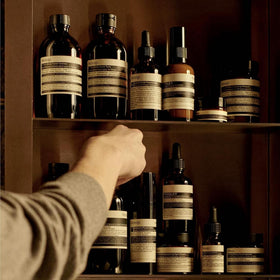 Aesop Gel Douche A Rose 500 mL en situation de douche
