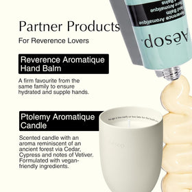 Aesop Reverence Aromatique Exfoliating Hand Wash 500mL près d'autres produits de beauté