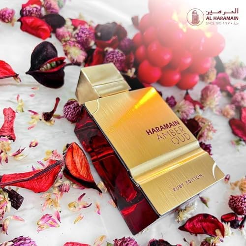 Ambiance de parfum avec le flacon Amber Oud Ruby Edition