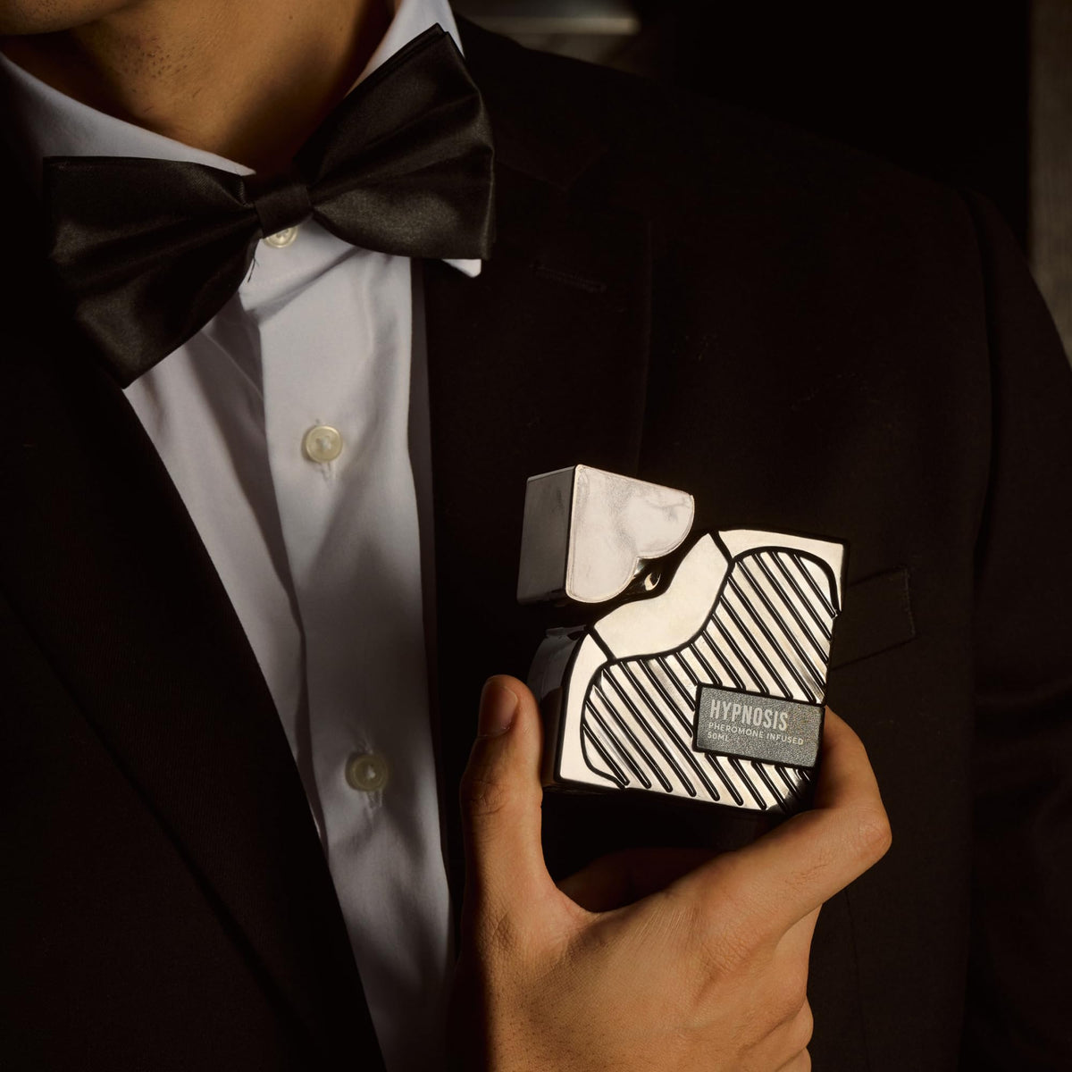 Ambiance de présentation de Cupids Hypnosis 3.0 Eau de Parfum pour Hommes