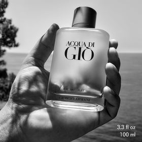 Ambiance marine avec le flacon d'Armani Acqua di Giò