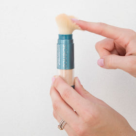 Applicateur de la poudre solaire Colorescience avec brosse douce