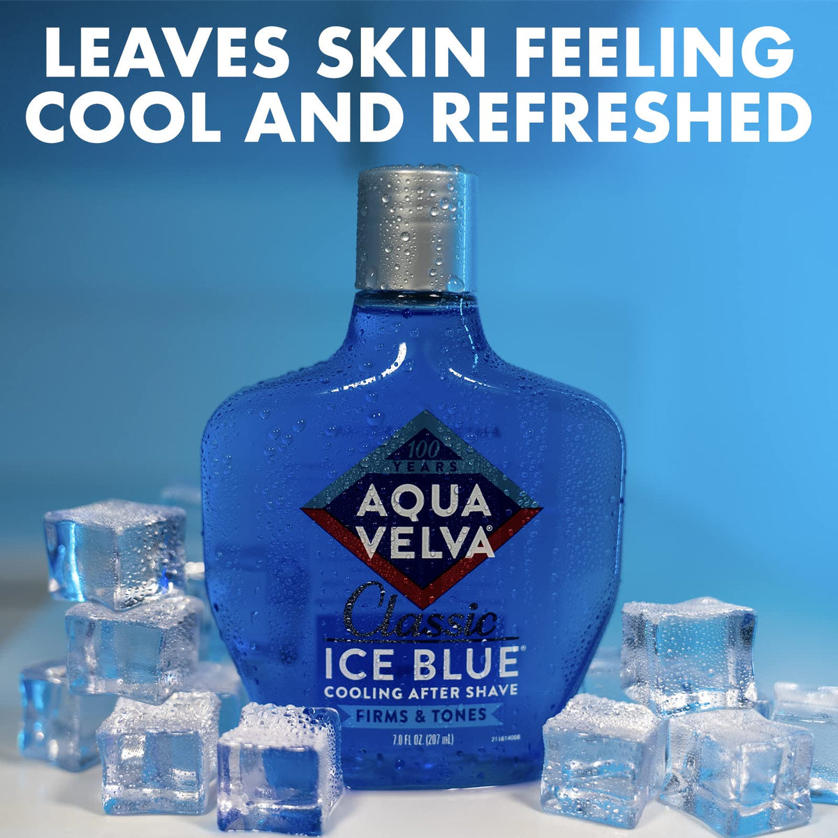 Application d'Aqua Velva sur la peau après rasage