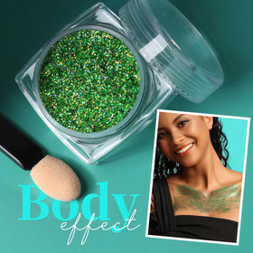 Application de gel à paillettes vertes sur le visage