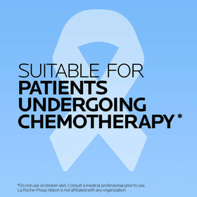Application de l'huile nettoyante La Roche-Posay Lipikar AP+ sur la peau
