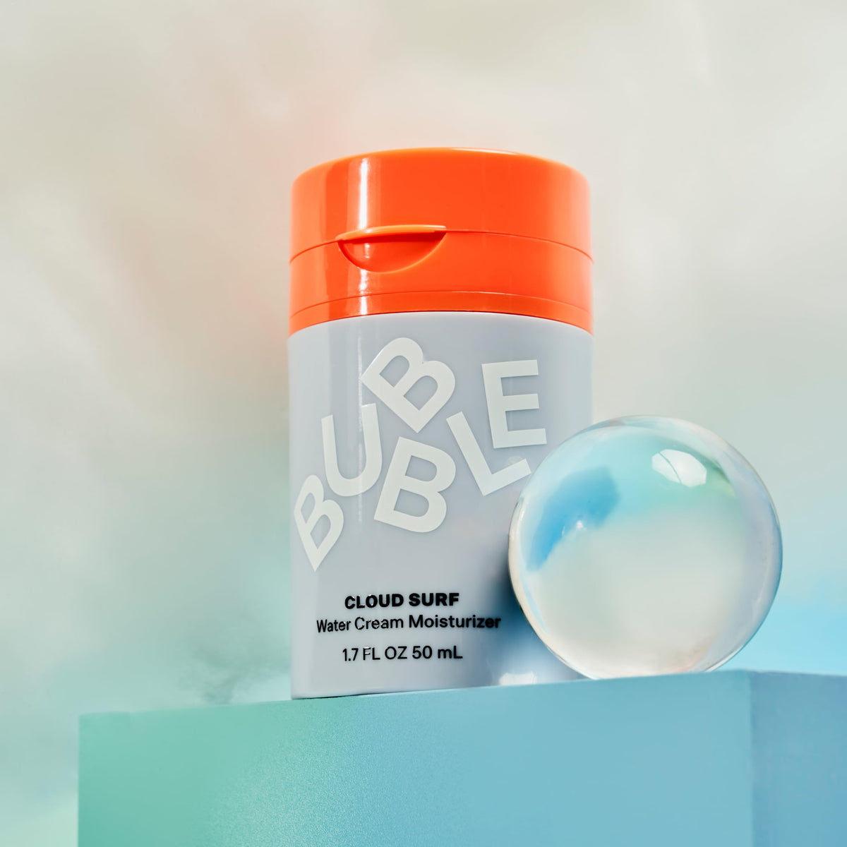 Application de la Crème Cloud Surf sur la peau