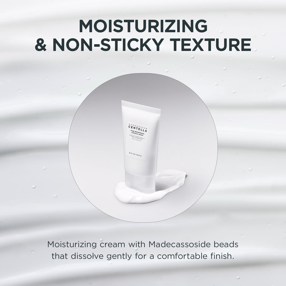 Application de la crème SKIN1004 sur le visage