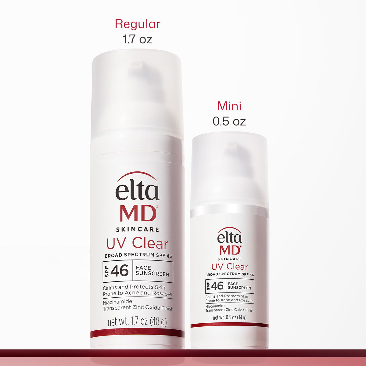 Application de la crème solaire EltaMD sur une main
