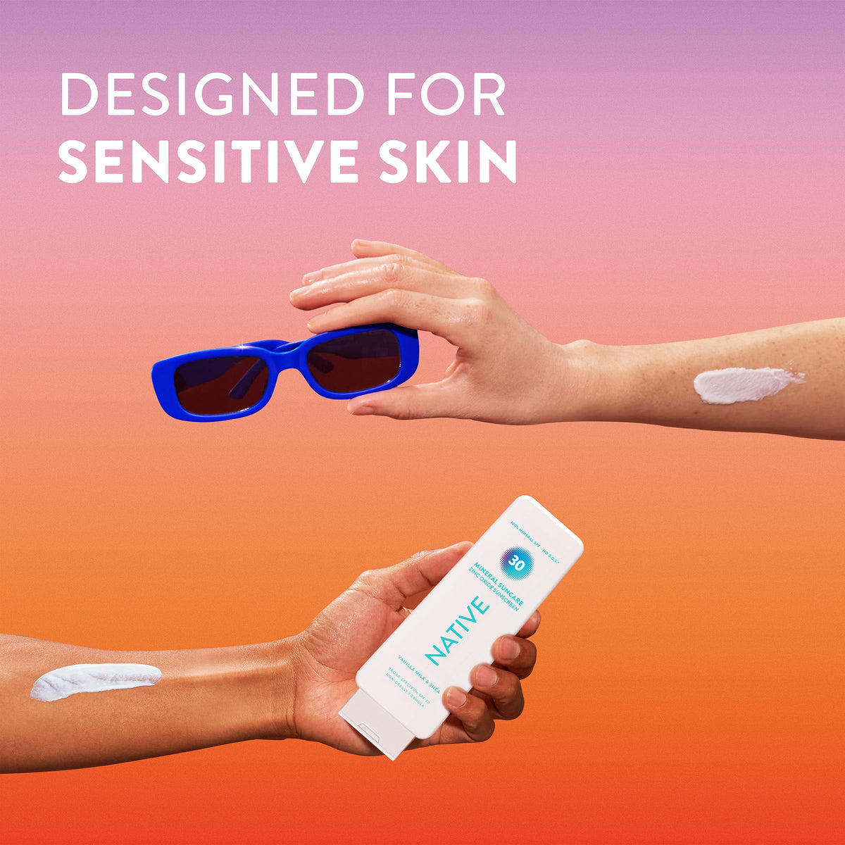 Application de la crème solaire Native SPF 30 sur le bras