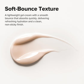 Application de la crème sur une main