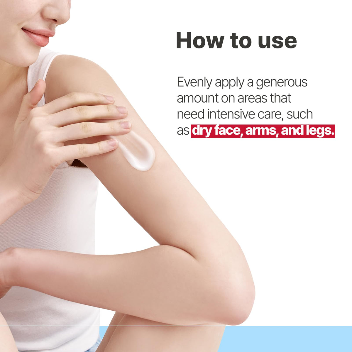 Application de la lotion Ato Illiyoon sur le visage