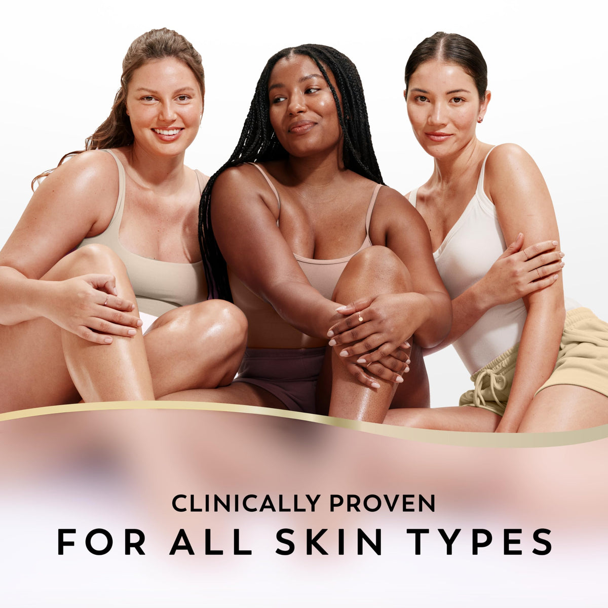 Application de la lotion corporelle Olay sur la peau