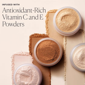 Application de la Poudre Libre Translucide Laura Mercier sur la peau