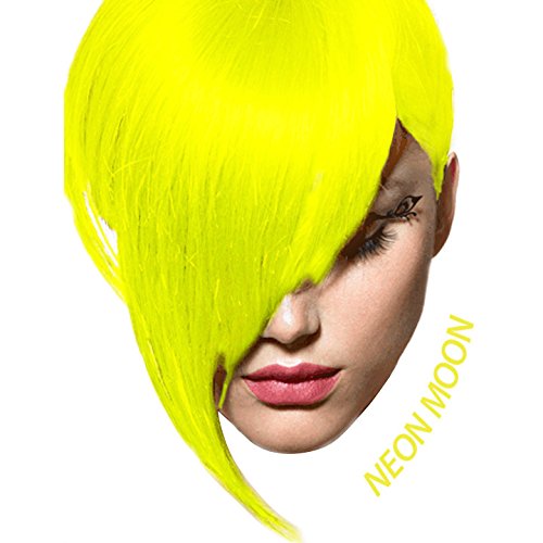 Application de la teinture ARCTIC FOX Neon Moon sur des cheveux pré-éclaircis
