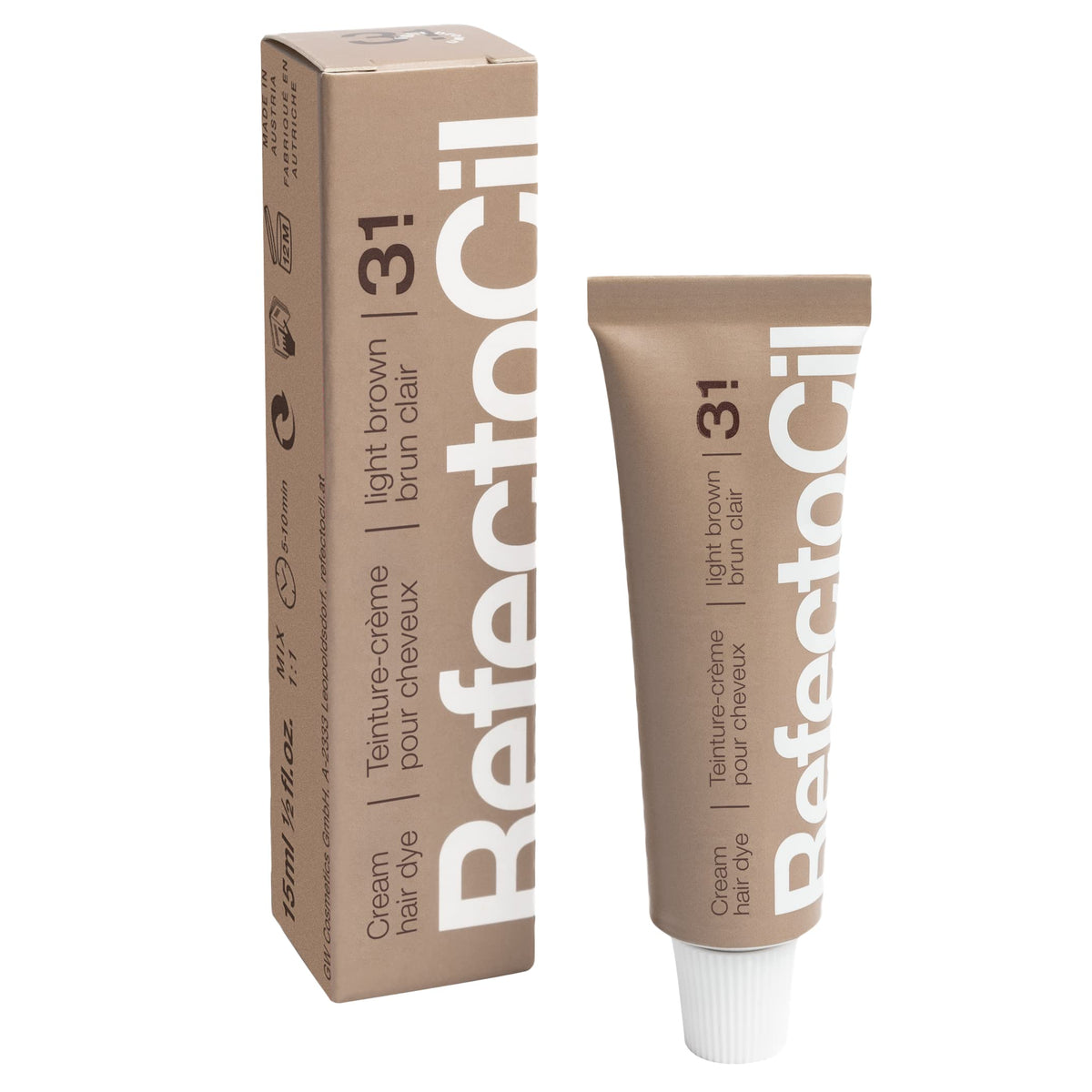 Application de la teinture crème RefectoCil sur des cheveux