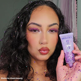 Application de paillettes violettes MEICOLY sur le visage