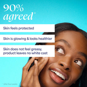 Application de TULA Protect + Glow Écran Solaire SPF 30 sur le visage