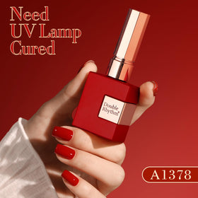 Application de vernis à ongles en gel avec lampe LED