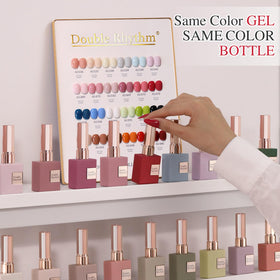 Application de vernis à ongles en gel sous lampe UV