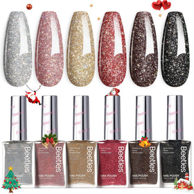 Application de vernis à ongles pailleté beetles sur des ongles