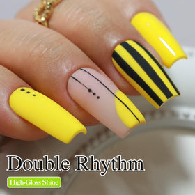 Application de vernis gel Double Rhythm sur des ongles