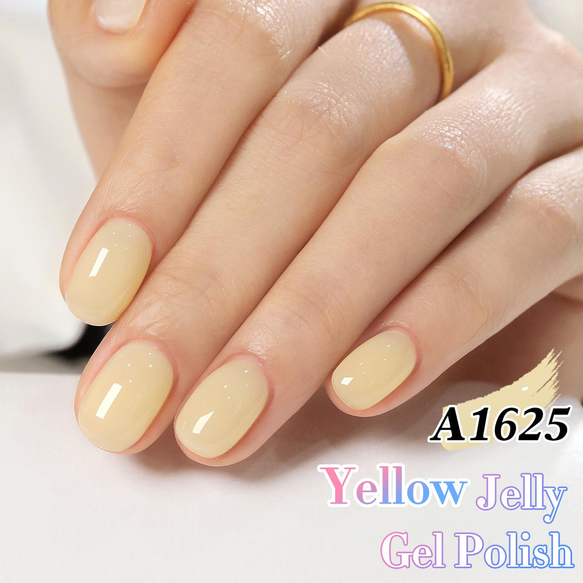 Application de vernis gel jaune A1625 sur les ongles