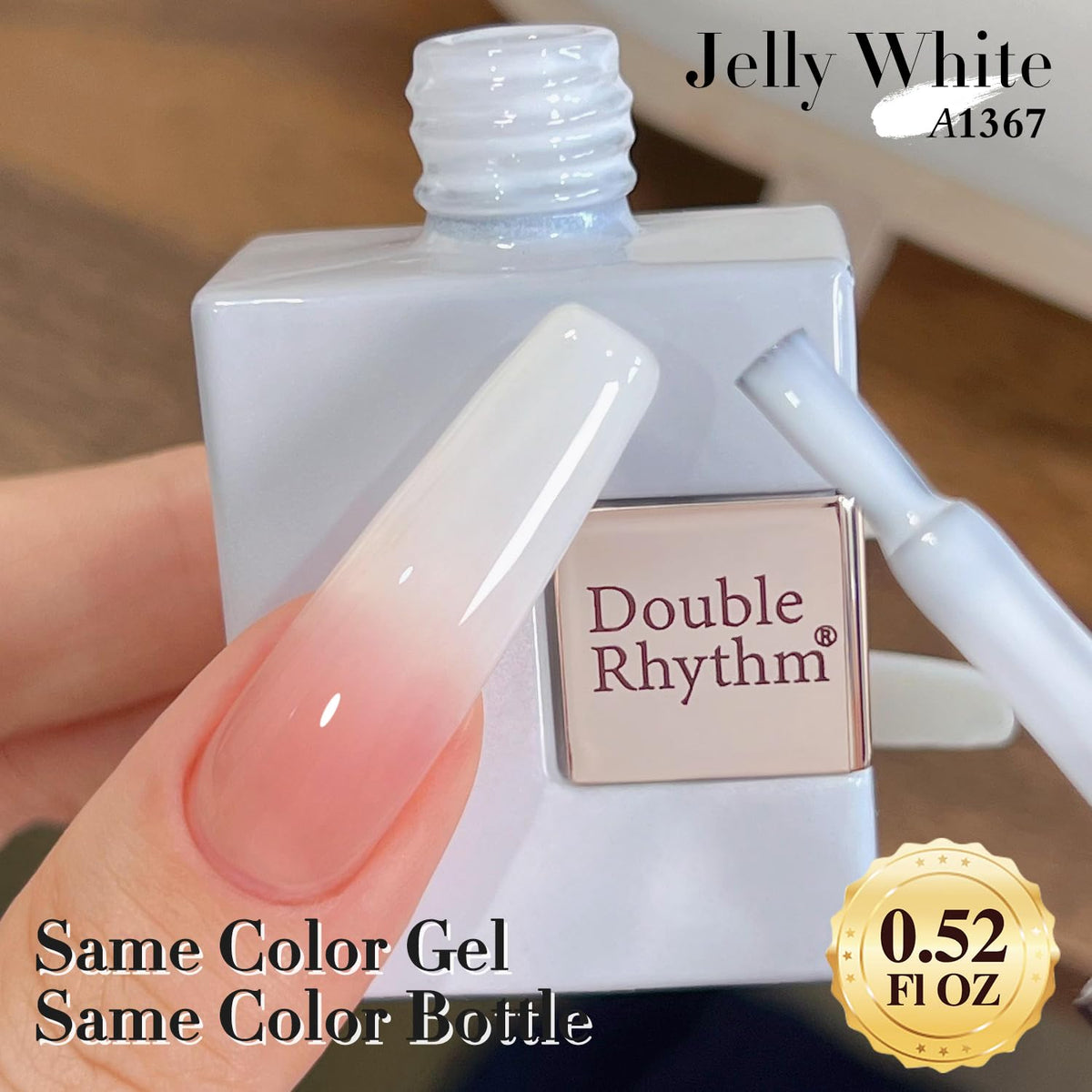 Application de vernis gel sur des ongles avec couleur Milky White