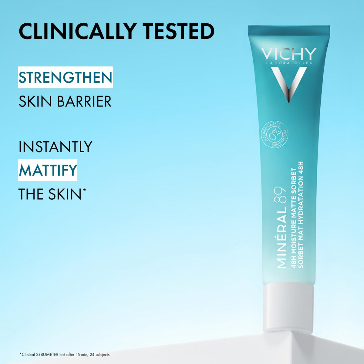 Application de VICHY Minéral 89 Sorbet sur le visage