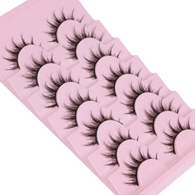 Application des faux cils Manga EYDEVRO sur les yeux
