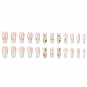 Application des faux ongles juggssa sur des ongles naturels