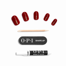Application des faux ongles OPI sur des ongles naturels