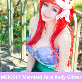 Application des paillettes MEICOLY sur le visage et les épaules