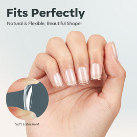 Application des tips d'ongles en gel modelones sur des ongles naturels