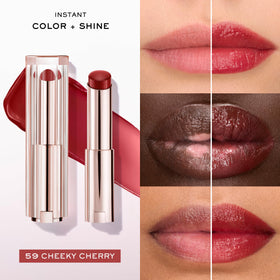 Application du baume à lèvres Lancôme sur des lèvres