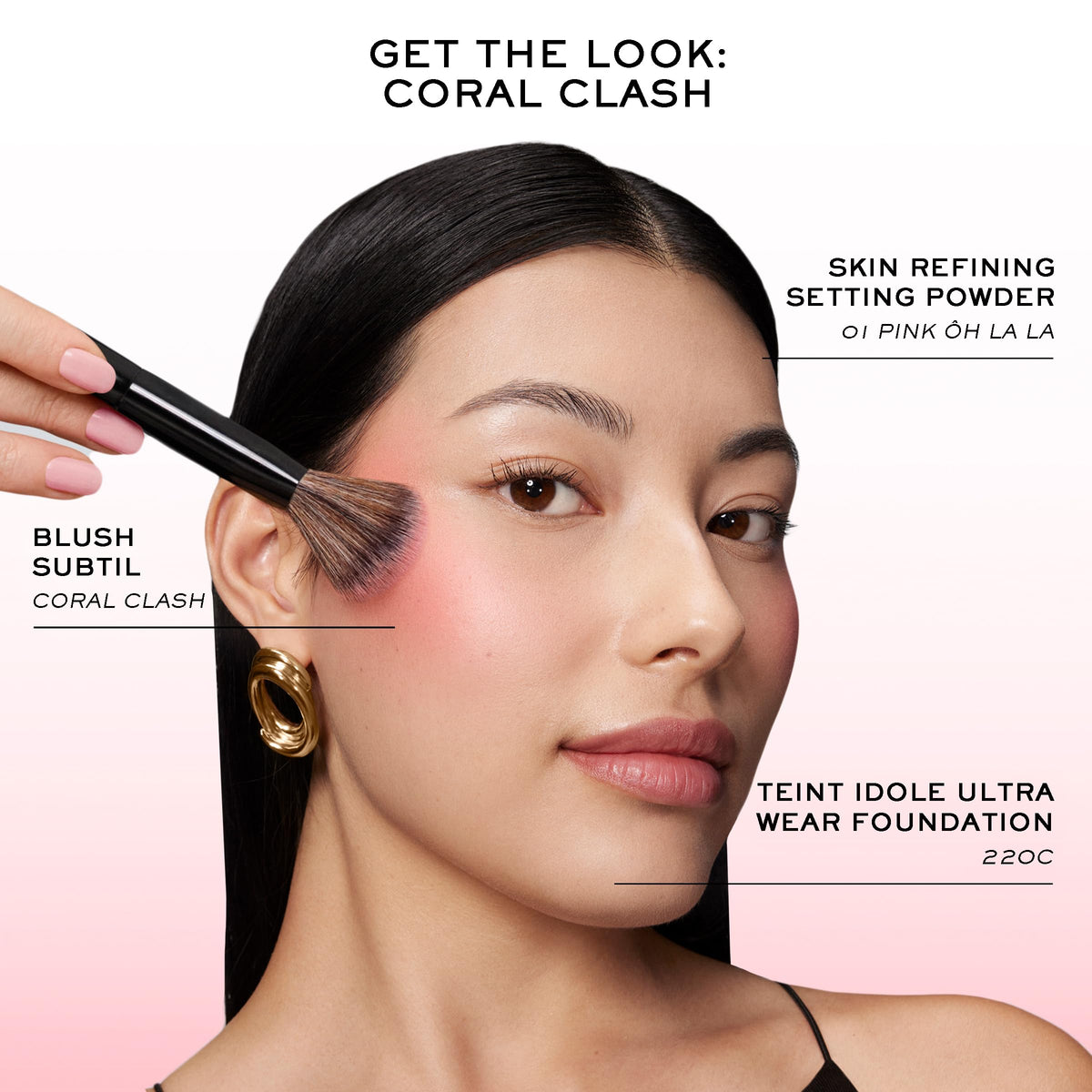 Application du blush sur la joue