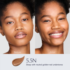 Application du concealer Estée Lauder sur la peau