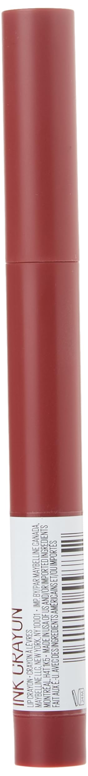 Application du crayon à lèvres Maybelline sur des lèvres pulpeuses