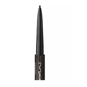 Application du crayon à sourcils MAC Pro sur sourcils