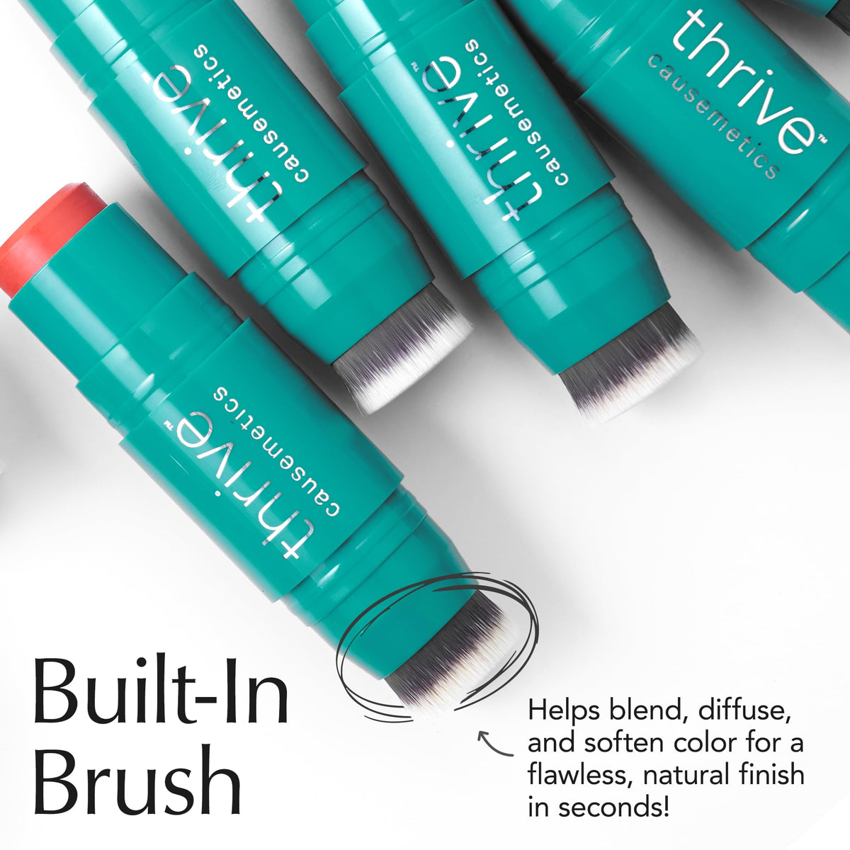 Application du Crème Blush Stick sur les joues