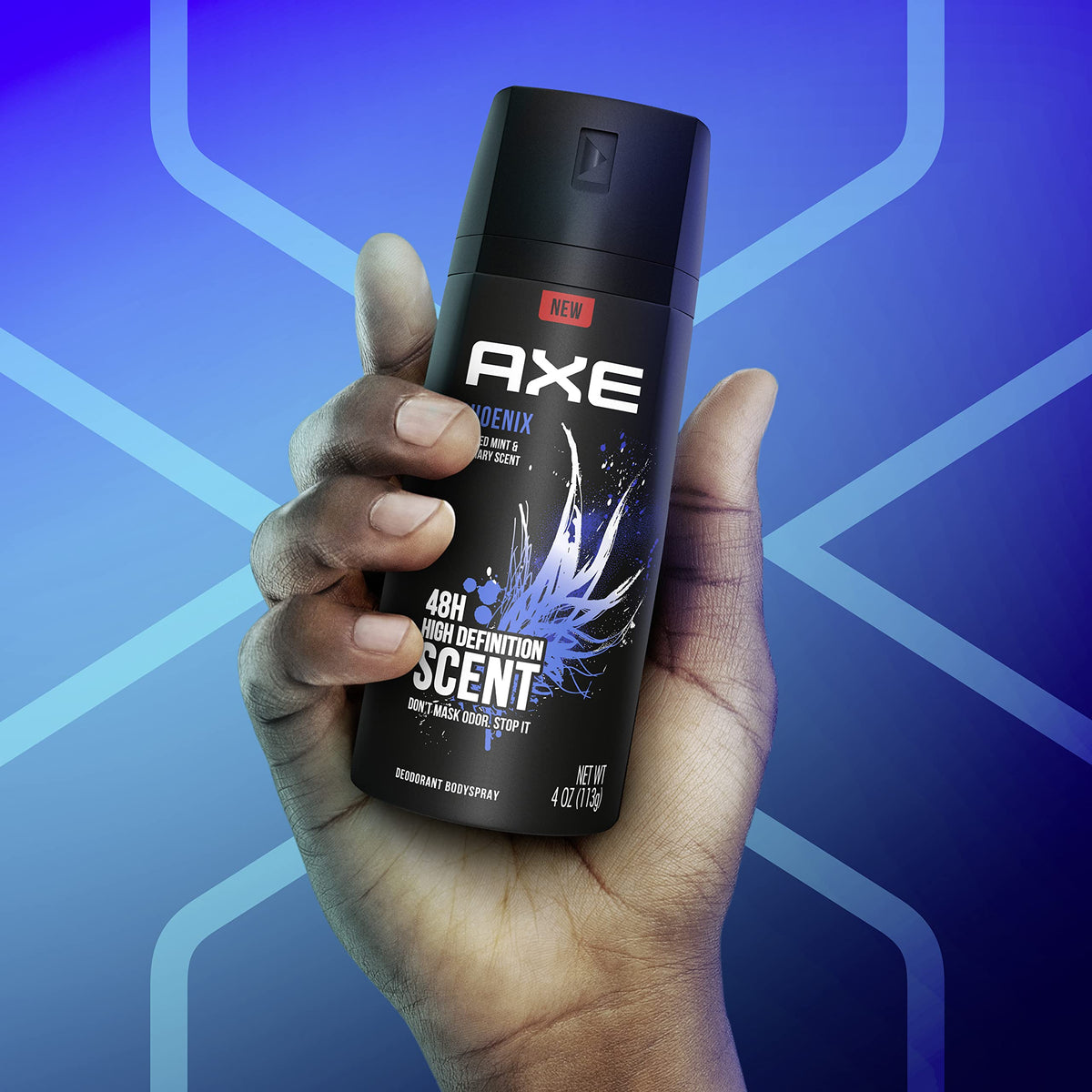 Application du déodorant AXE Phoenix sur la peau