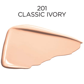 Application du Fond de Teint Infallible Pro Glow sur la peau