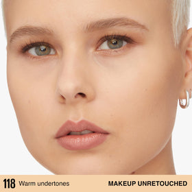 Application du fond de teint MAYBELLINE Super Stay Lumi-Matte sur la main