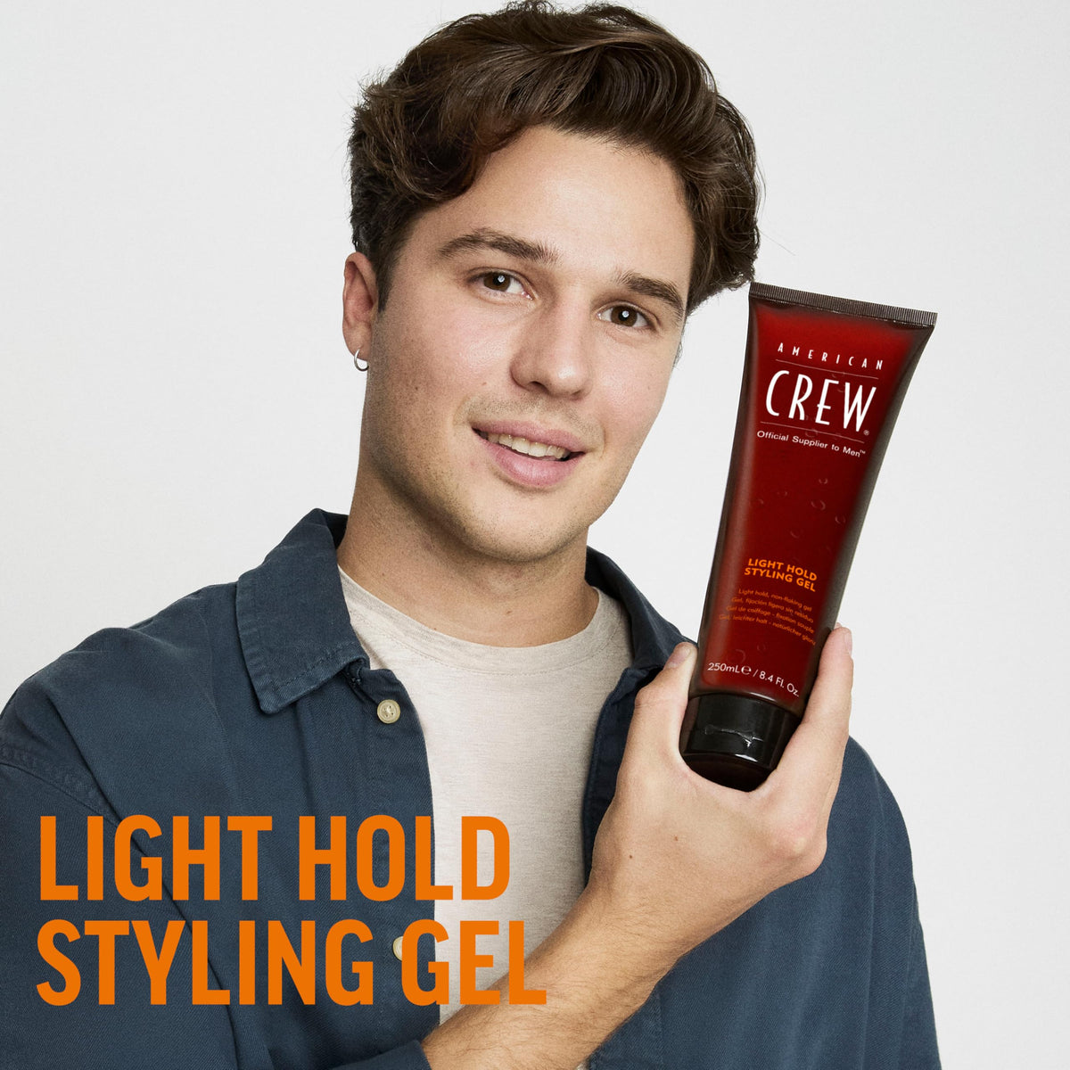 Application du Gel Coiffant AMERICAN CREW sur des cheveux