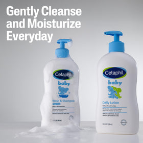 Application du gel douche bébé Cetaphil sur la main d'un enfant