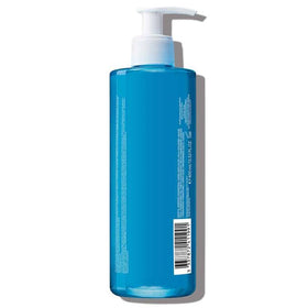 Application du gel nettoyant sur une main