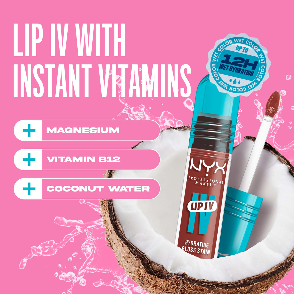 Application du gloss sur les lèvres