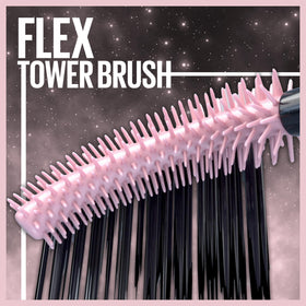 Application du mascara MAYBELLINE Sky High sur les cils